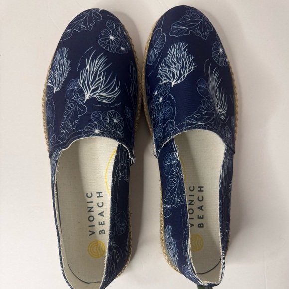 NWOT Vionic beach loafers women’s Blue size 8.5